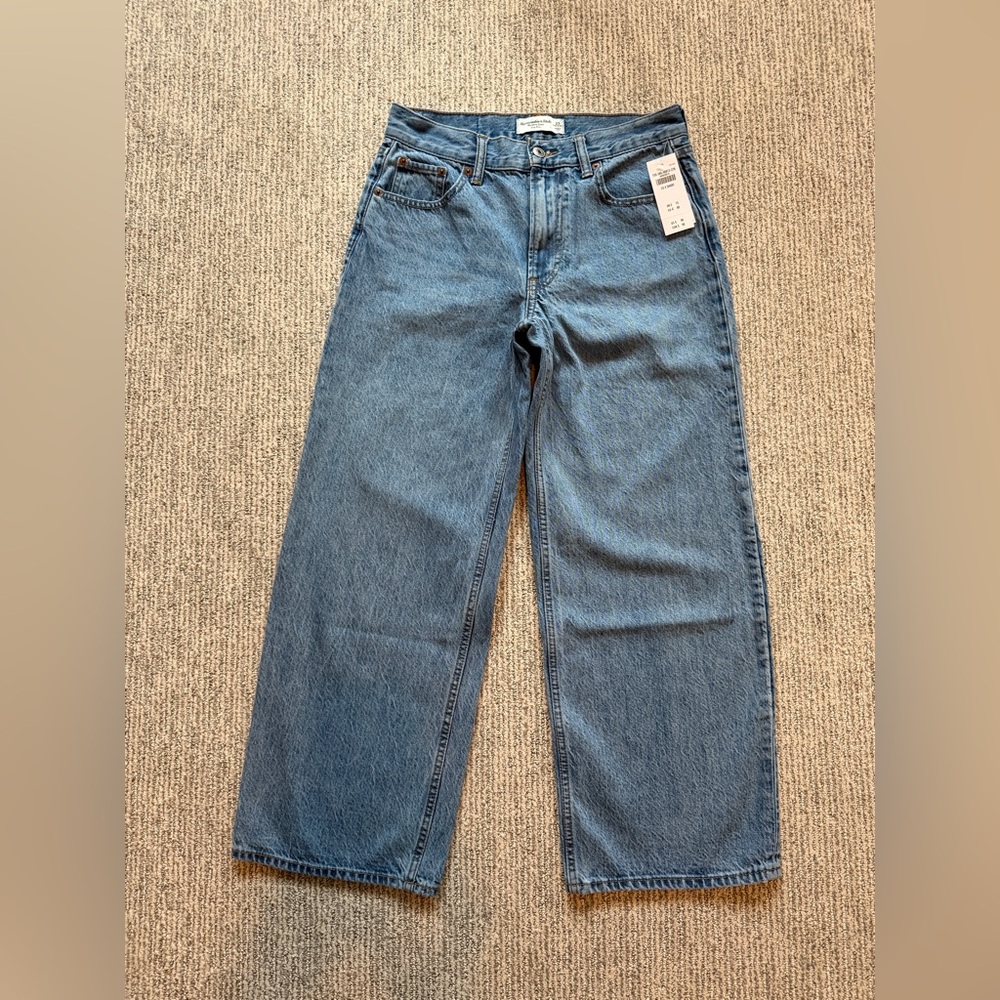 NWT Abercrombie & Fitch A&F Ultra Loose Low Rise jean 23 x-short denim